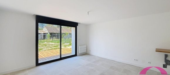 2 chambres Maison à Noisy-sur-École, France No. 175084 3