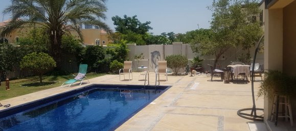 Villa de 5 dormitorios en Jumeirah Park, UAE No. 1631 2