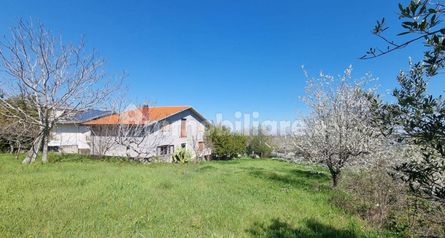 3 rooms House in Guardiagrele, Italy No. 35042