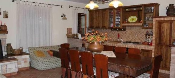 4 bedrooms Villa in Pontinia, Italy No. 253634 6