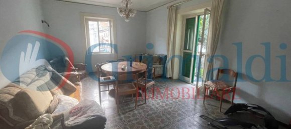 Дом с 4 комнатами в Мессина, Италия № 47331 10