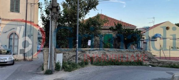 Дом с 4 комнатами в Мессина, Италия № 47331 2