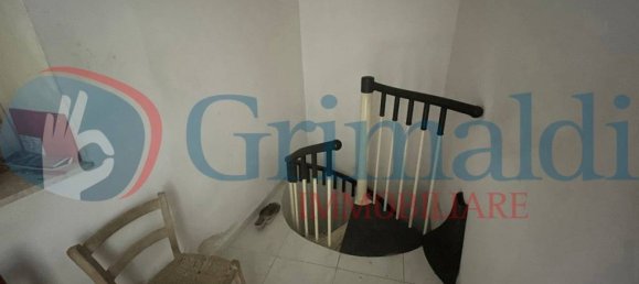 Дом с 4 комнатами в Мессина, Италия № 47331 4