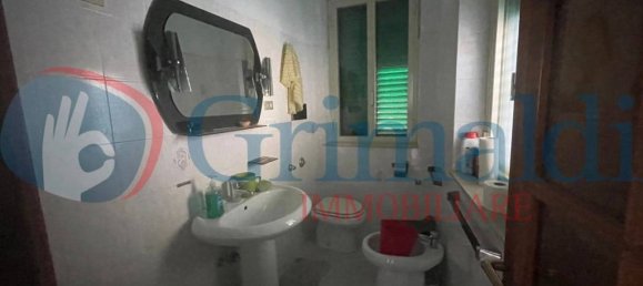 Дом с 4 комнатами в Мессина, Италия № 47331 5