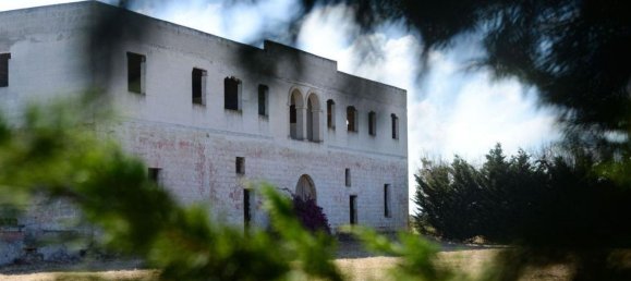 13 bedrooms House in Lecce, Italy No. 374950 11