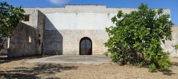 13 bedrooms House in Lecce, Italy No. 374950 2