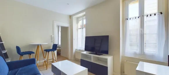 1 bedroom Apartment in Paris, France No. 151002 2