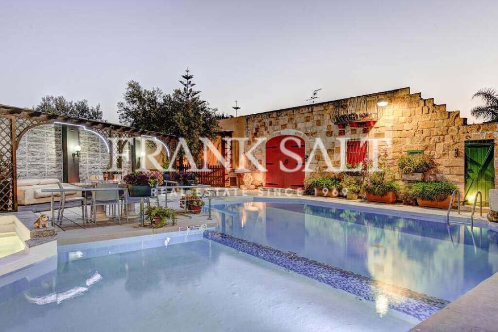 3 bedrooms Villa in Swieqi, Malta No. 3505