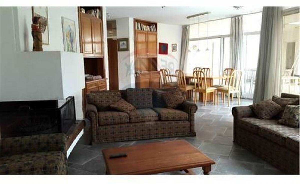 5 bedrooms House in Esteban Echeverria, Argentina No. 16843