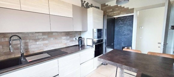 3 Schlafzimmer Wohnung in Peschiera Borromeo, Italy, Nr. 304667 8