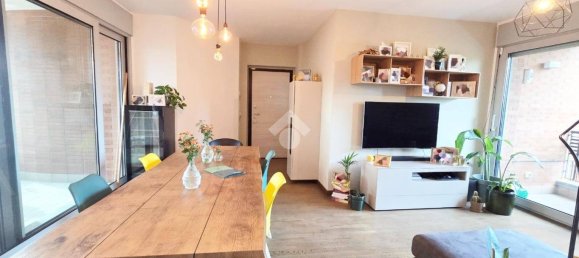 3 Schlafzimmer Wohnung in Peschiera Borromeo, Italy, Nr. 304667 2