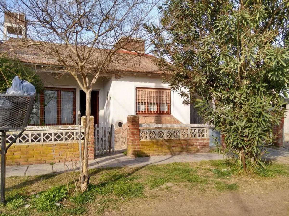 2 bedrooms House in Mar del Plata, Argentina No. 97066