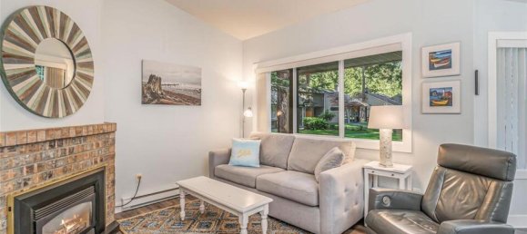 3 bedrooms House in British Columbia, Canada No. 1139 3