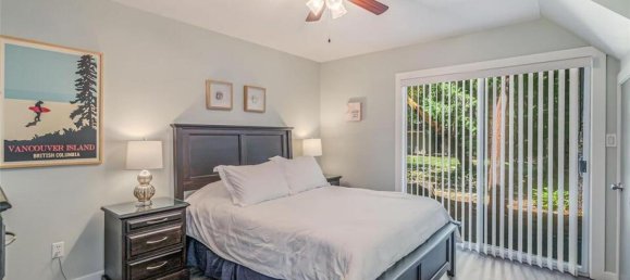 3 bedrooms House in British Columbia, Canada No. 1139 6