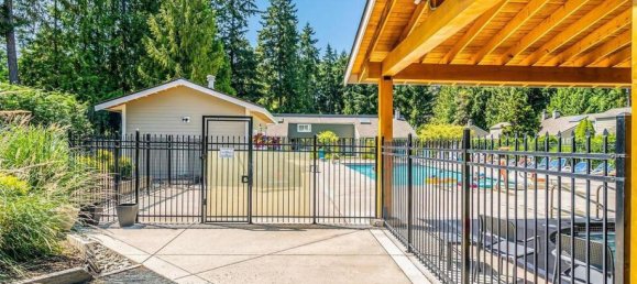 3 bedrooms House in British Columbia, Canada No. 1139 12