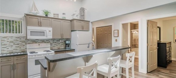 3 bedrooms House in British Columbia, Canada No. 1139 5