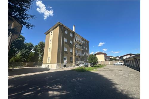 2 bedrooms Apartment in Rescaldina, Italy No. 279197