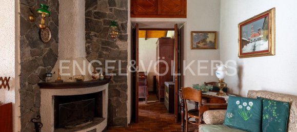 4 bedrooms House in Madonna del Sasso, Italy No. 127831 14