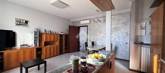 2 bedrooms Apartment in Urgnano, Italy No. 179220 6