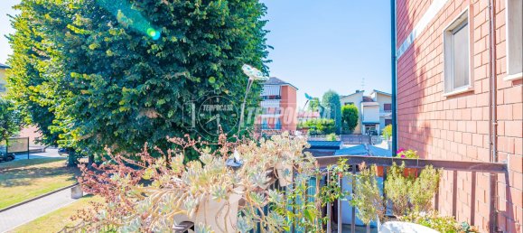 4-salle Appartement à Caselle Lurani, Italy No. 275053 7