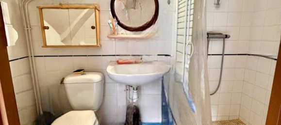 Casa de 3 dormitorios en Pont-sur-Yonne, France No. 197878 2