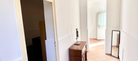 3 rooms Apartment in Palermo, Italy No. 37092 9