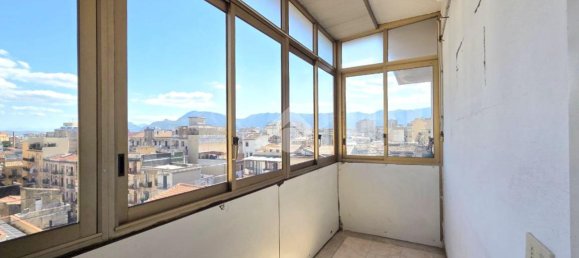 4 rooms Apartment in Palermo, Italy No. 15250 17