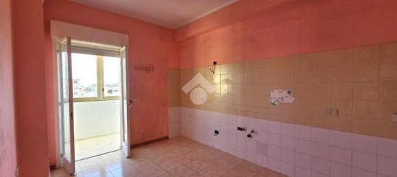4 rooms Apartment in Palermo, Italy No. 15250 10