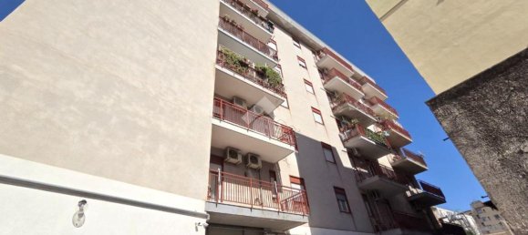 4 rooms Apartment in Palermo, Italy No. 15250 5