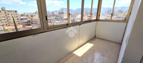 4 rooms Apartment in Palermo, Italy No. 15250 16