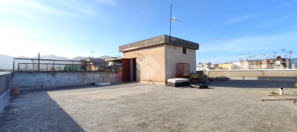 4 rooms Apartment in Palermo, Italy No. 15250 2