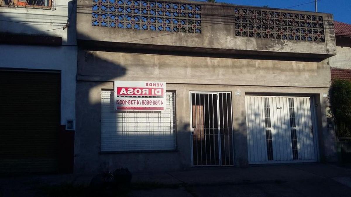 3 bedrooms House in General San Martin, Argentina No. 10566