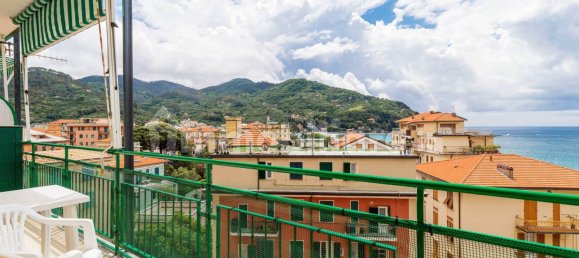 2 bedrooms Apartment in Levanto, Italy No. 201235 3