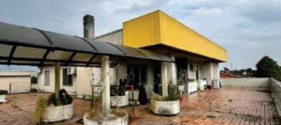 9 rooms Apartment in Sant'Angelo Lodigiano, Italy No. 298886 2