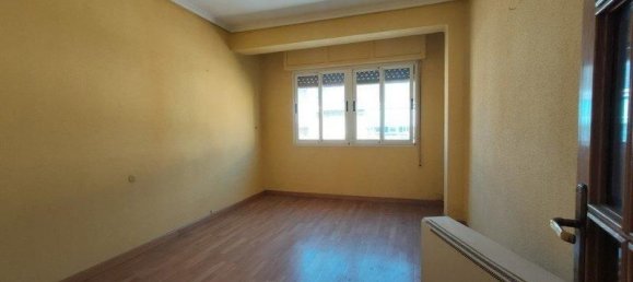 3 bedrooms Apartment in Leon, Spain No. 72168 4
