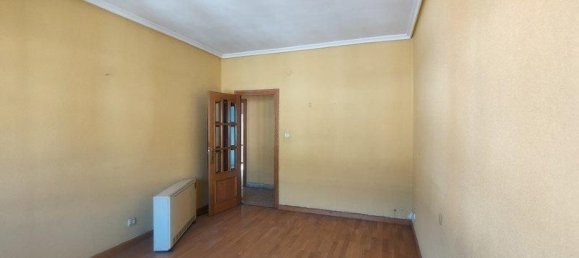 3 bedrooms Apartment in Leon, Spain No. 72168 2