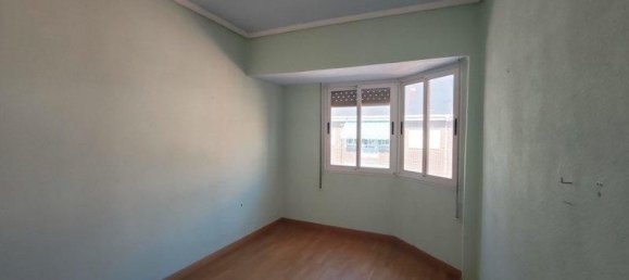 3 bedrooms Apartment in Leon, Spain No. 72168 5