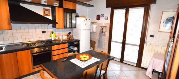 10-salle Maison à Cadelbosco di Sopra, Italy No. 136377 6