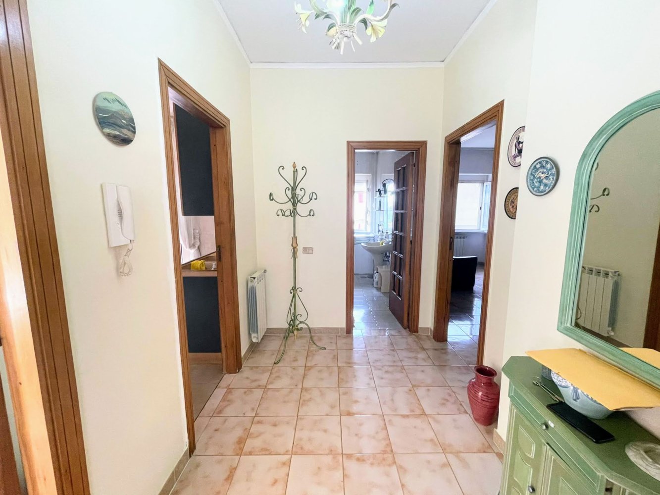 Квартира с 2 спальнями в Неаполь, Италия № 9721