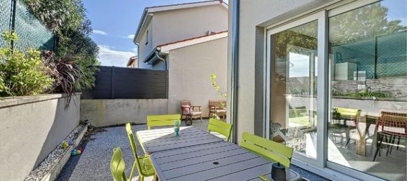 3 Schlafzimmer Haus in Jassans-Riottier, France, Nr. 311704 2