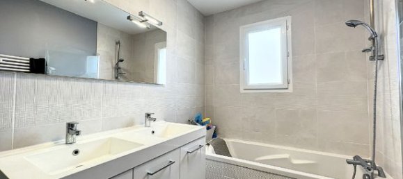 3 Schlafzimmer Haus in Jassans-Riottier, France, Nr. 311704 7