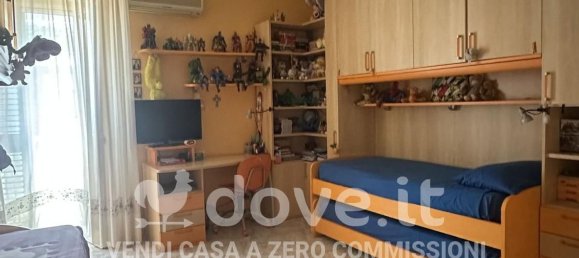 Apartamento de 3 dormitorios en Taranto, Italy No. 380540 5