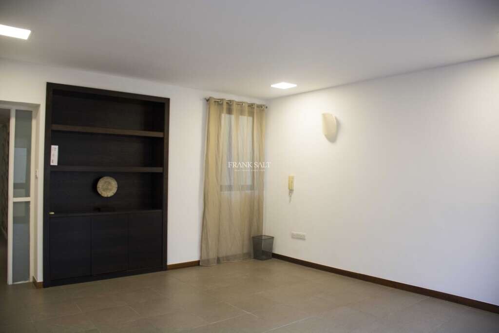 Bureau à Ta' Xbiex, Malta 95m² No. 12683