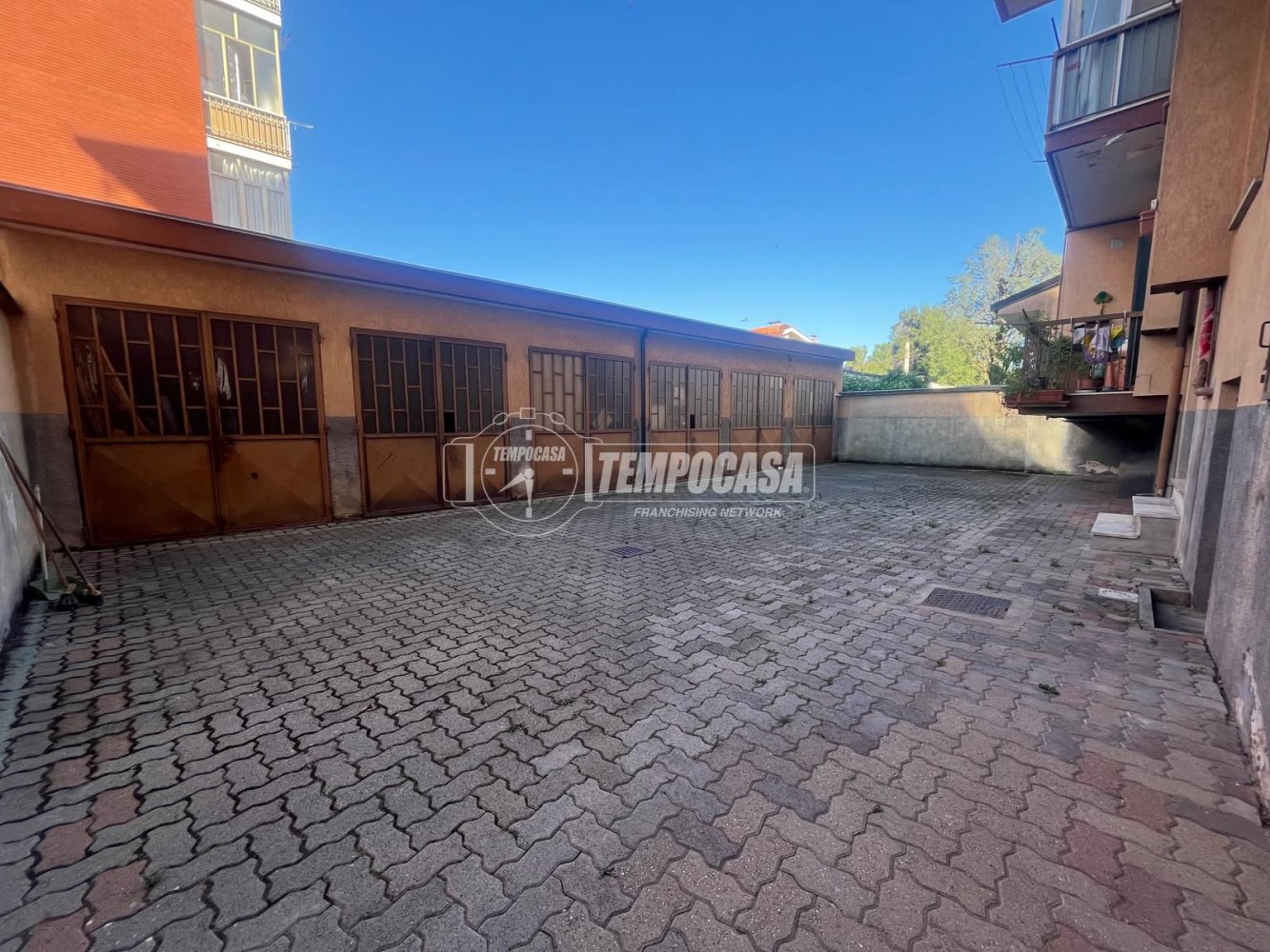 Гараж с 1 комнатой в Никелино, Италия № 291100