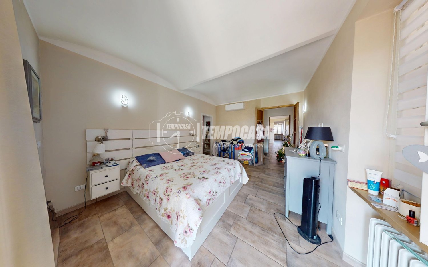 6 rooms House in Volpiano, Italy No. 305172