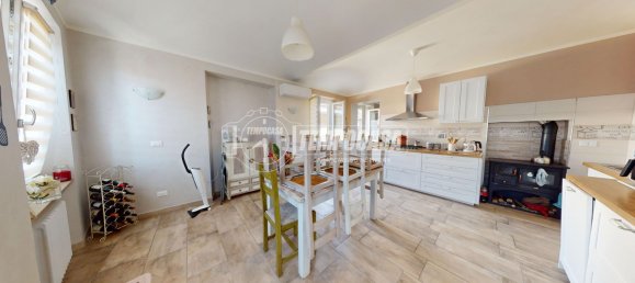 6 rooms House in Volpiano, Italy No. 305172 9