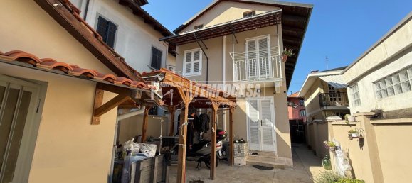 6 rooms House in Volpiano, Italy No. 305172 5