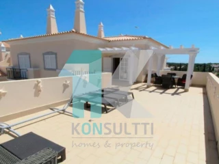 3 غرف نوم منزل ذو طابقين في Quarteira, Portugal رقم 61861