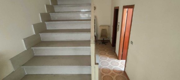 5 Schlafzimmer Haus in Amorosi, Italy, Nr. 319957 8