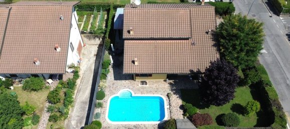 6 rooms Villa in Chiari, Italy No. 263479 2